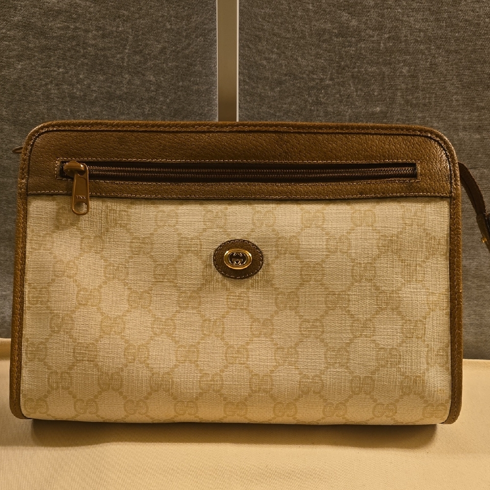 Vintage Gucci GG Supreme Clutch Bag